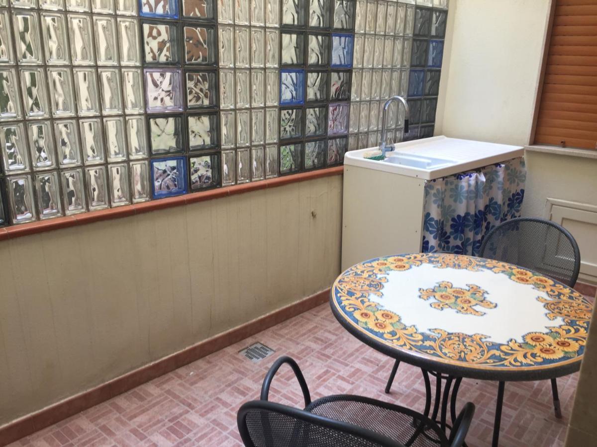 Appartamento Centro Storico, Piazza Carmine: La Casa di Angela Reggio Calabria Esterno foto