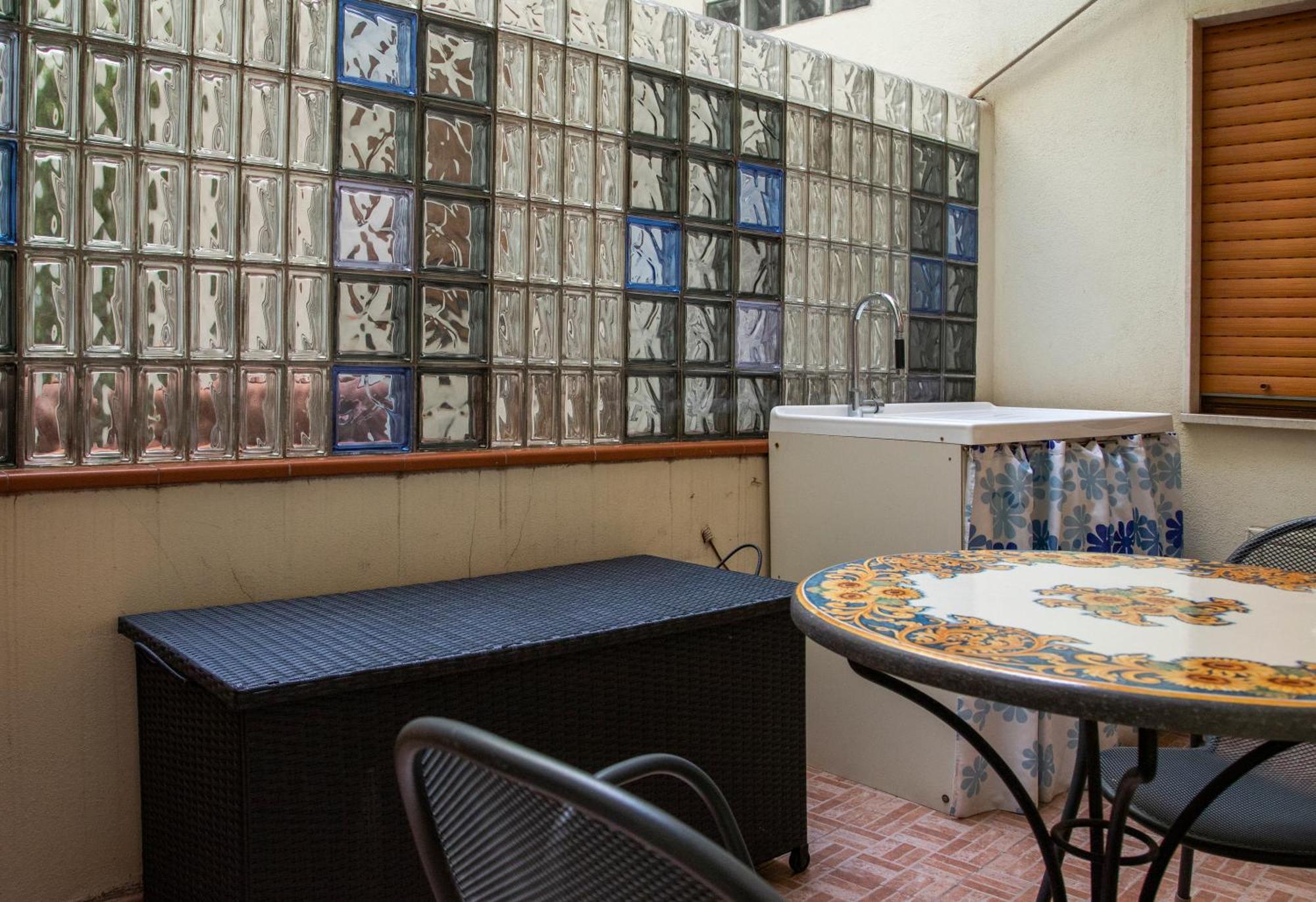 Appartamento Centro Storico, Piazza Carmine: La Casa di Angela Reggio Calabria Esterno foto