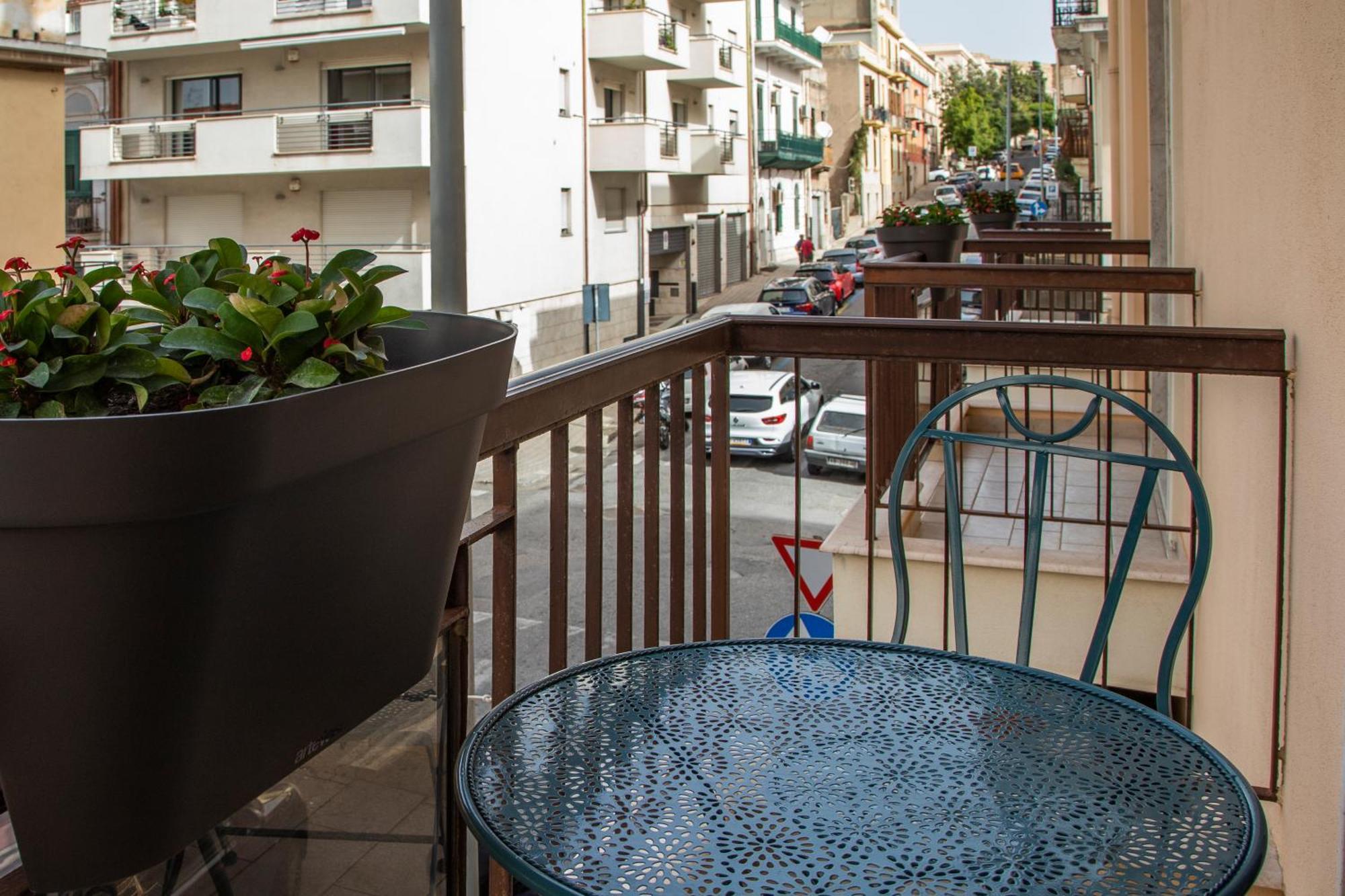 Appartamento Centro Storico, Piazza Carmine: La Casa di Angela Reggio Calabria Esterno foto